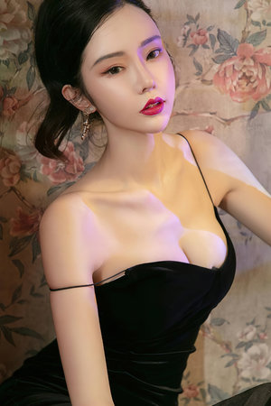 周深亮相外交部双语宣传短片